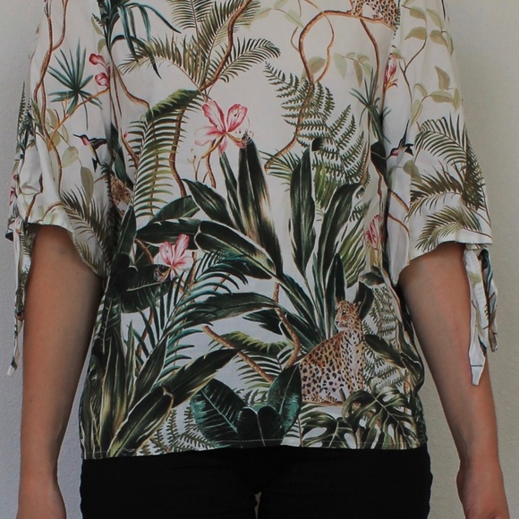 Tropical Print Blouse - Picture 3 of 5